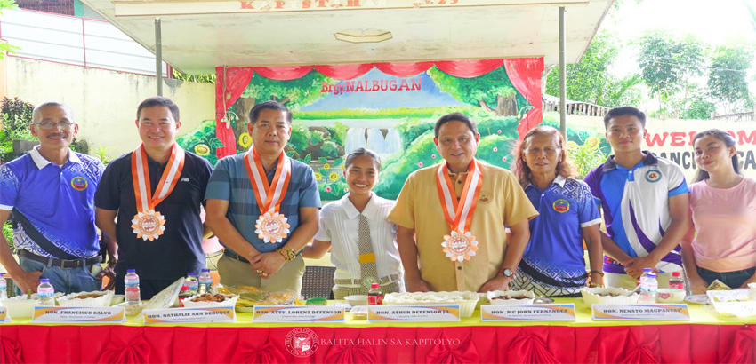 Calinog Barangay Gets Concrete Road, Solar Streetlights