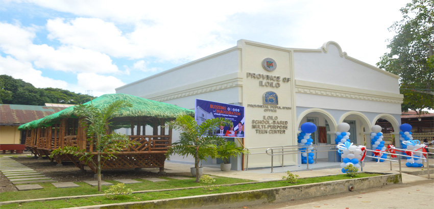 Oton NHS Inaugurates Teen Center, Football Field