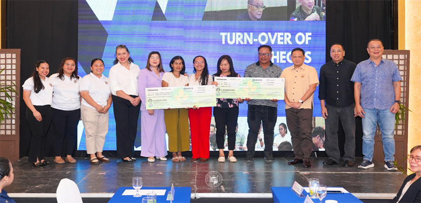 Iloilo Distributes More Than P200M Aid To Schools, LGUs, And Uniformed Personnel